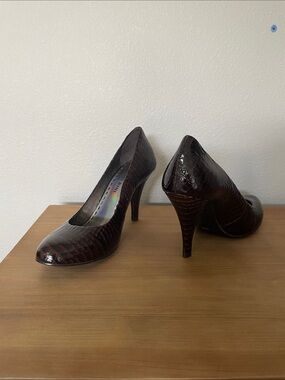 Gianni Bini Dark Brown Croc-Embossed High Heel Pumps